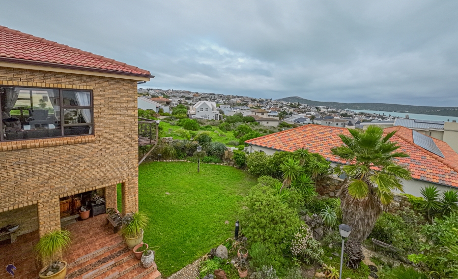 4 Bedroom Property for Sale in Myburgh Park Western Cape